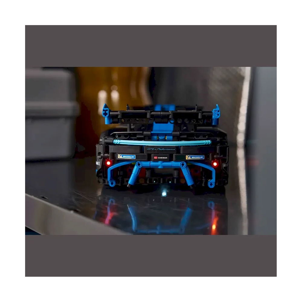 Конструктор Lego Гоночный Porsche GT4 e-Performance 42176 - фото 10