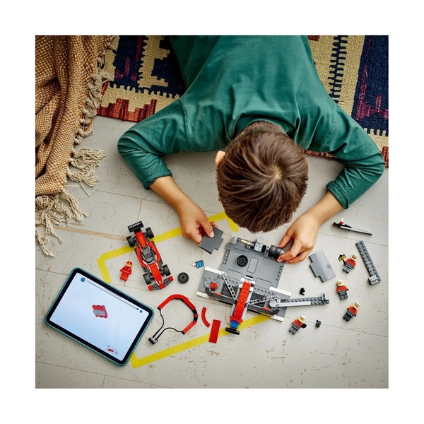 Конструктор Lego 60443 Город Пит-стоп F1® с болидом Ferrari - фото 7