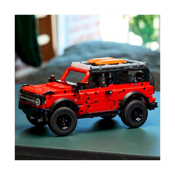 Конструктор Lego 42213 Техник Внедорожник Ford Bronco® - фото 8