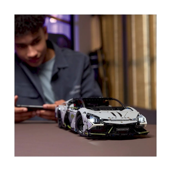 Конструктор Lego 42214 Техник Суперкар Lamborghini Revuelto - фото 6