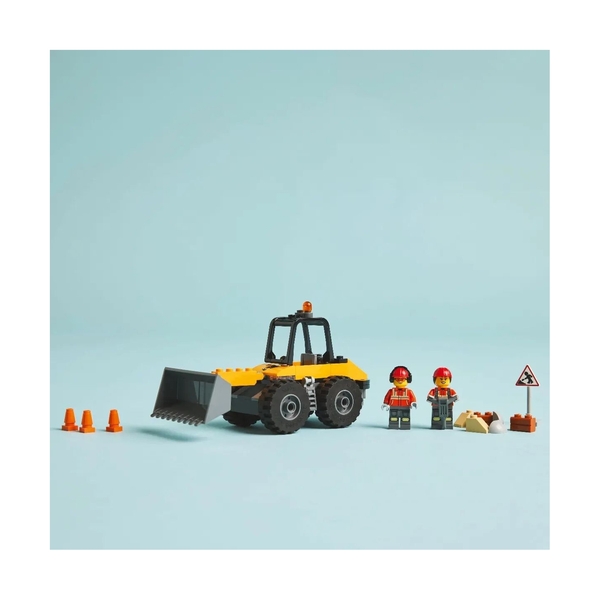 Конструктор Lego 60450 Город Желтый строительный колесный погрузчик - фото 11