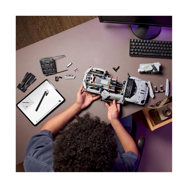 Конструктор Lego 42214 Техник Суперкар Lamborghini Revuelto - фото 9